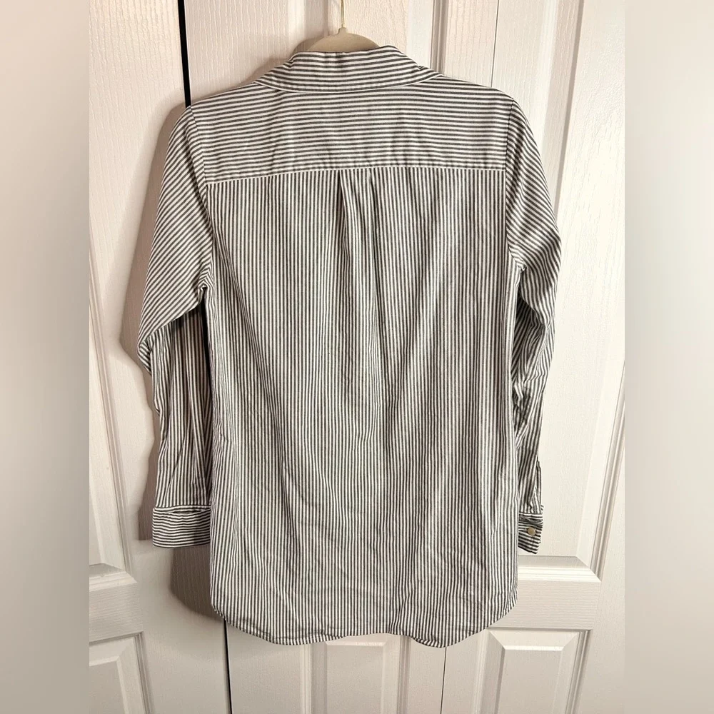 Michael‎ Kors Women’s Medium Collared Button Down Shirt White & Blue Pocket